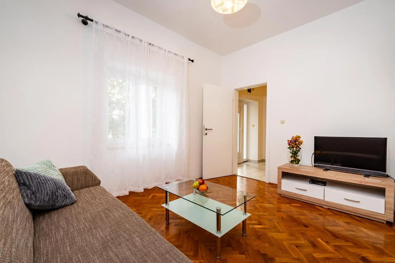 Apartment Eva Maslenica Croatia