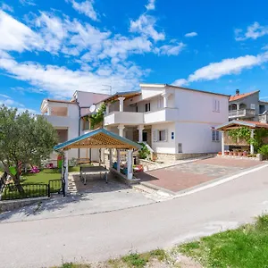 Haus Josipa Bed & Breakfast