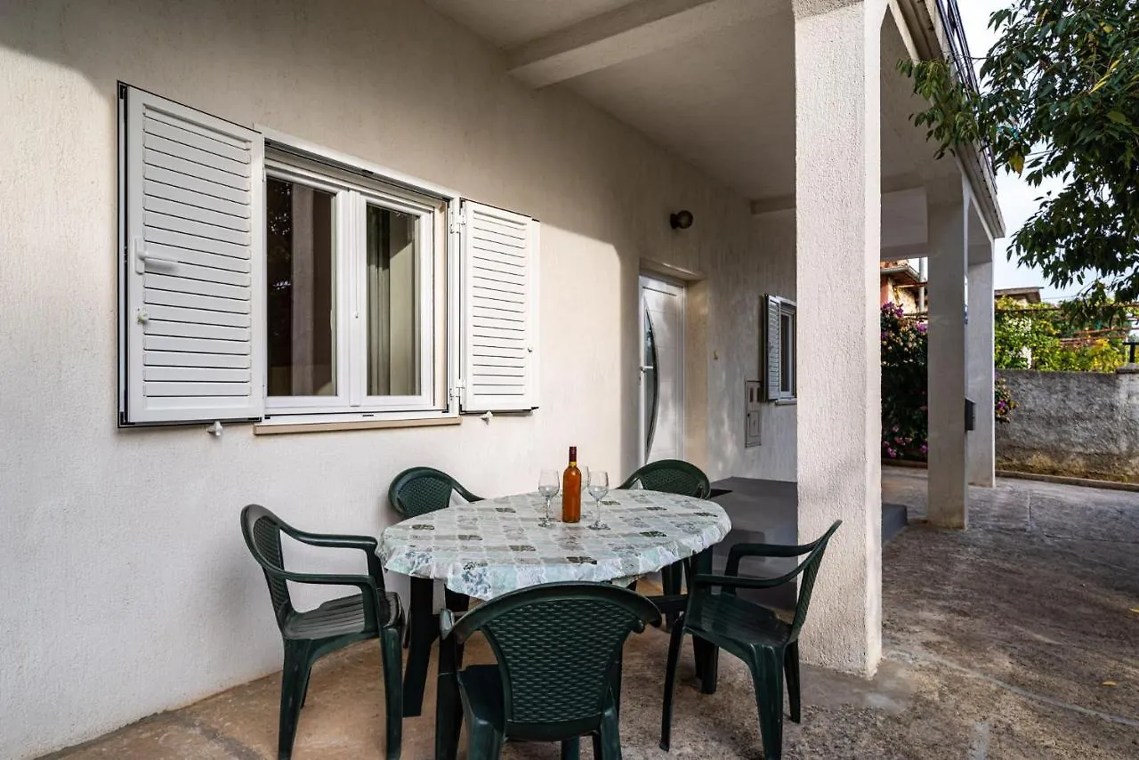 Apartment Eva Maslenica 0*,