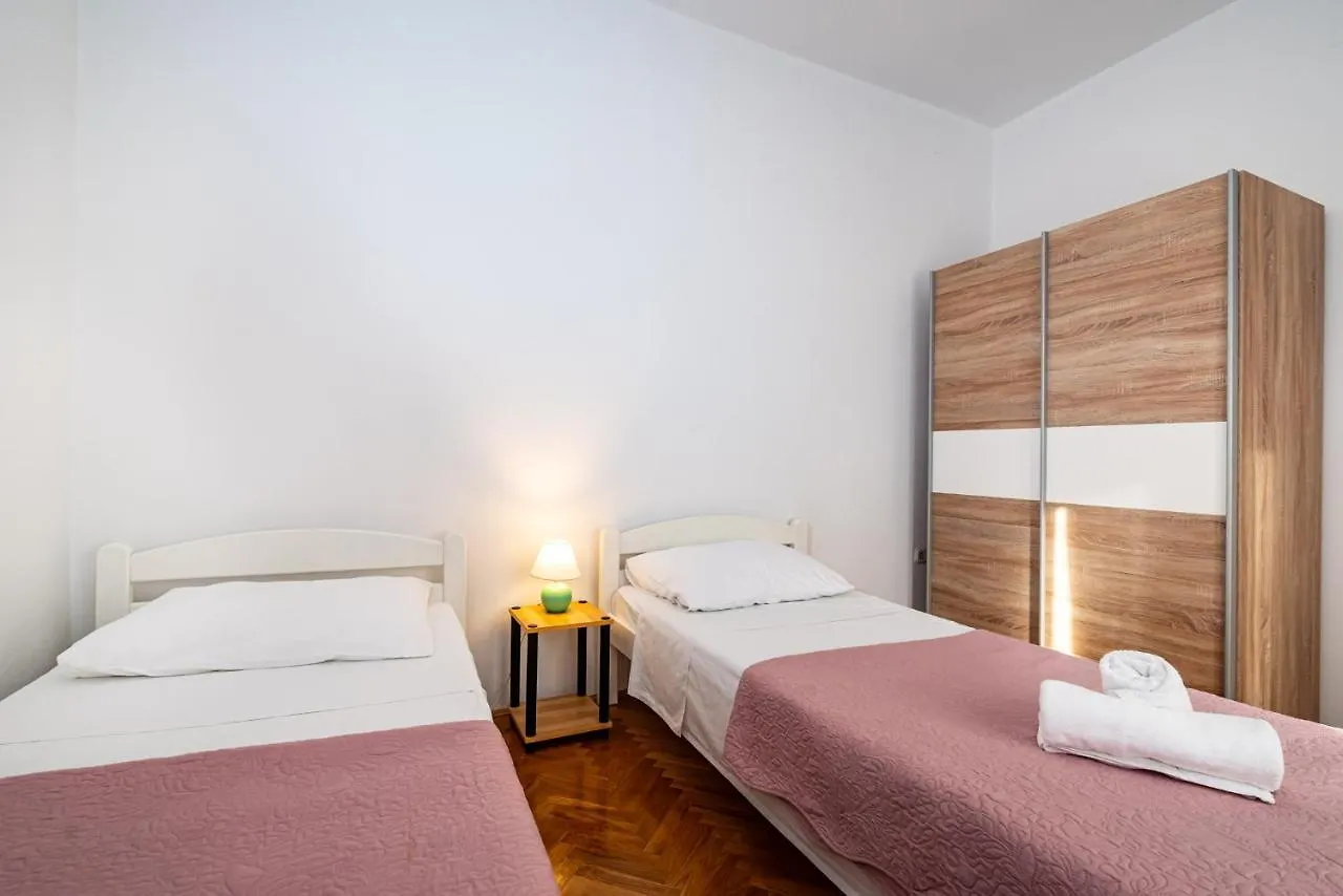 Apartment Eva Maslenica